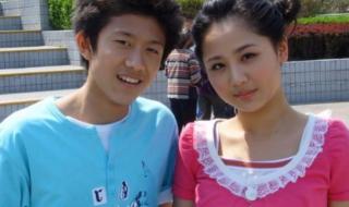 张一山靠在关晓彤后背哭